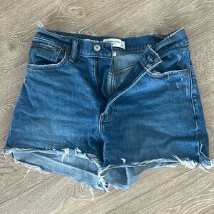 Abercrombie & Fitch 4 inch Mom Short Curve Love Size 27
